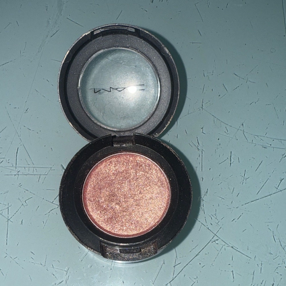 MAC Cosmetics Glittery Copper Eyeshadow